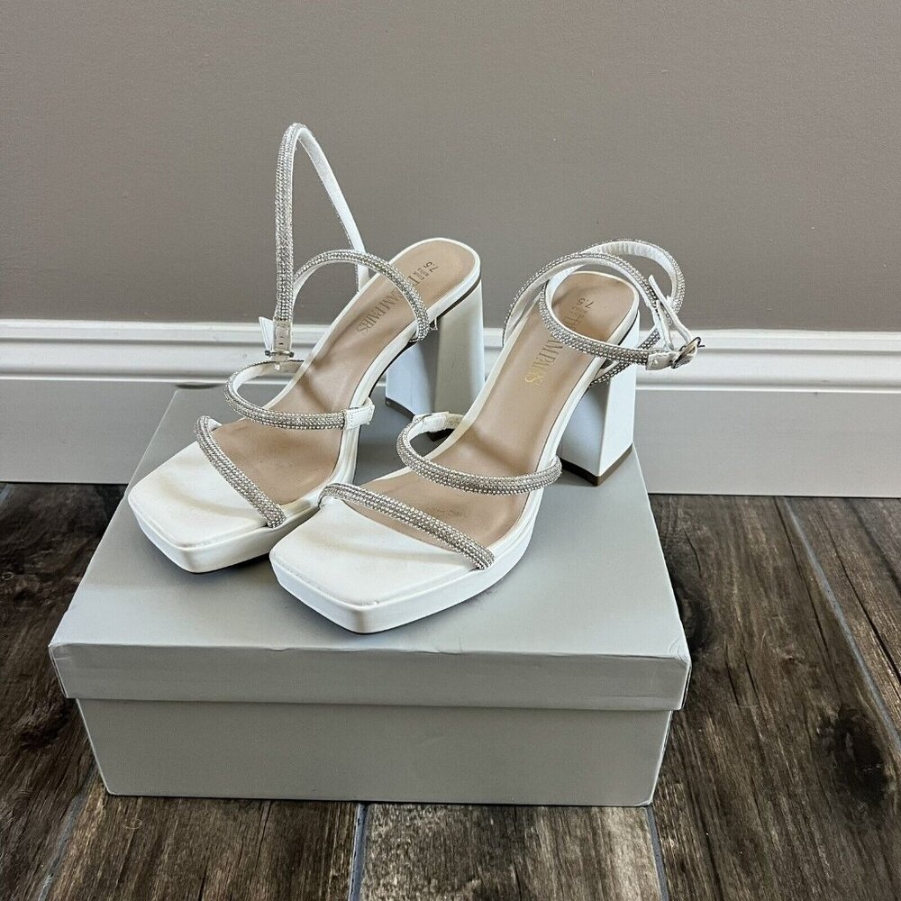 Dream Paris Size 7.5 White silver Platform Heels